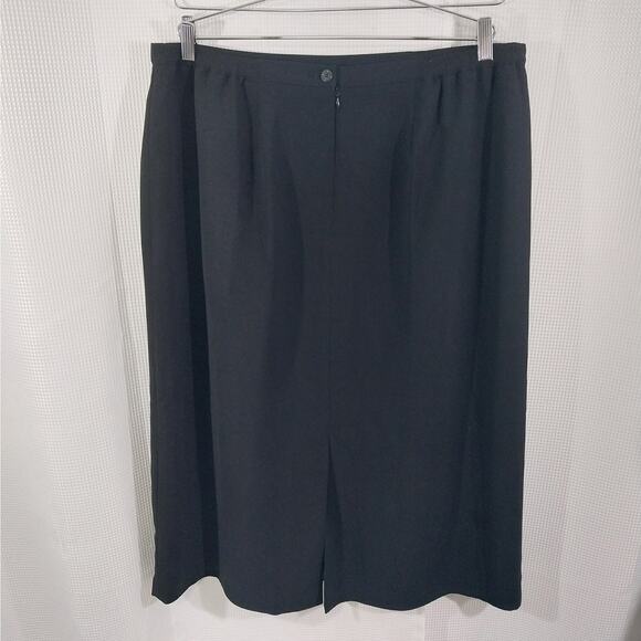 NWT! MAGGIE BARNES! LUXE BLACK DRAPEY, FLOWING MICROFIBER SKIRT! SZ 18W - Picture 5 of 11